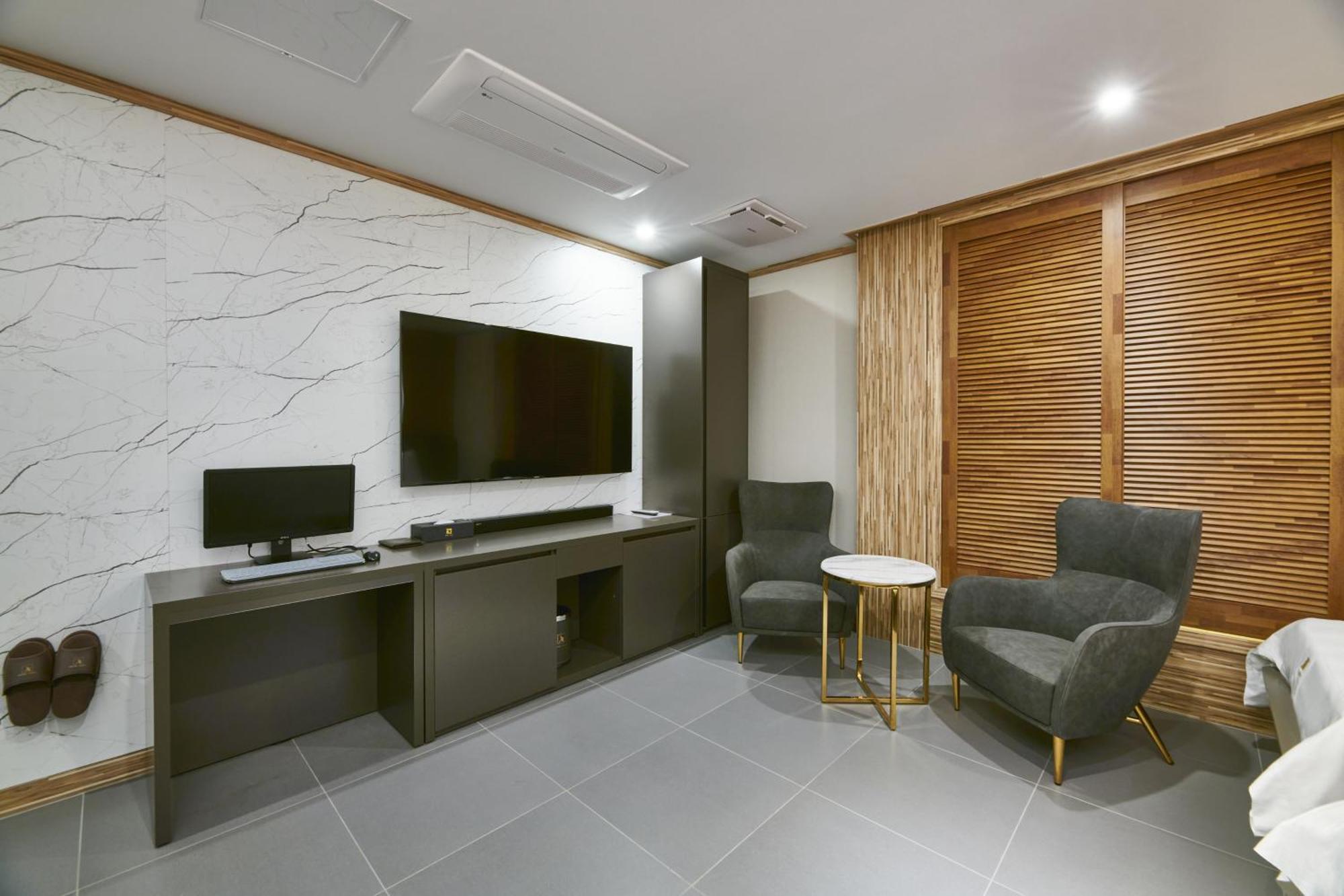 Aura Hotel Ansan Luaran gambar