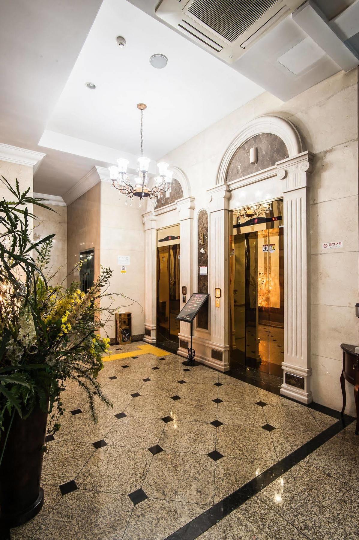 Aura Hotel Ansan Luaran gambar